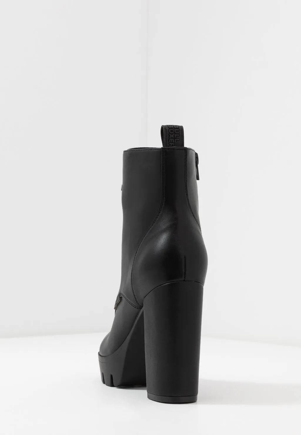 Bullboxer high heel ankle boots, black