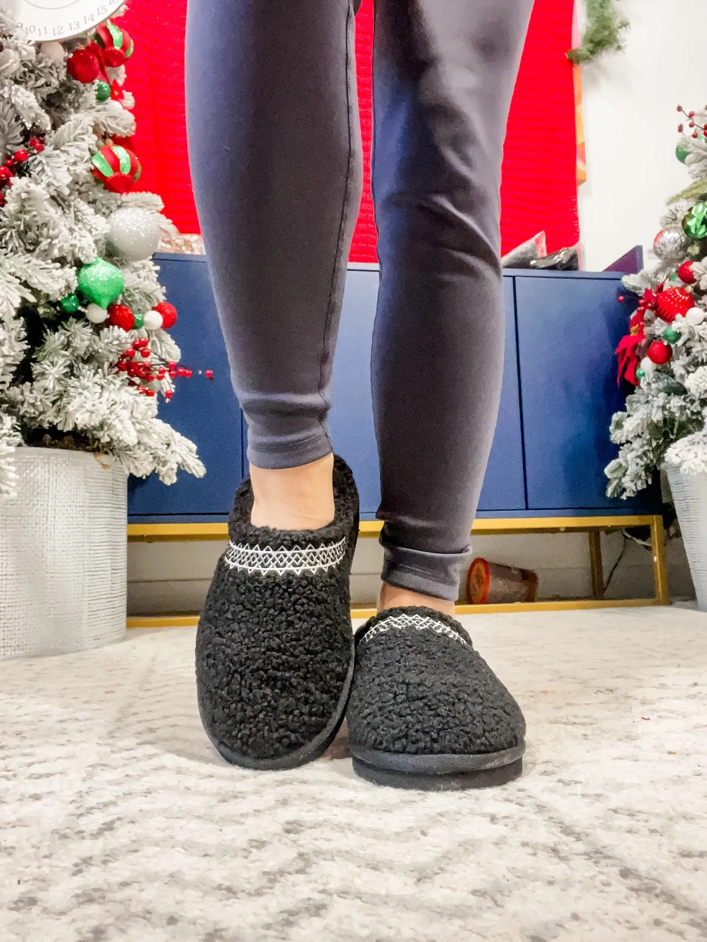 Cuddles Slip Ons in Black (6-11)