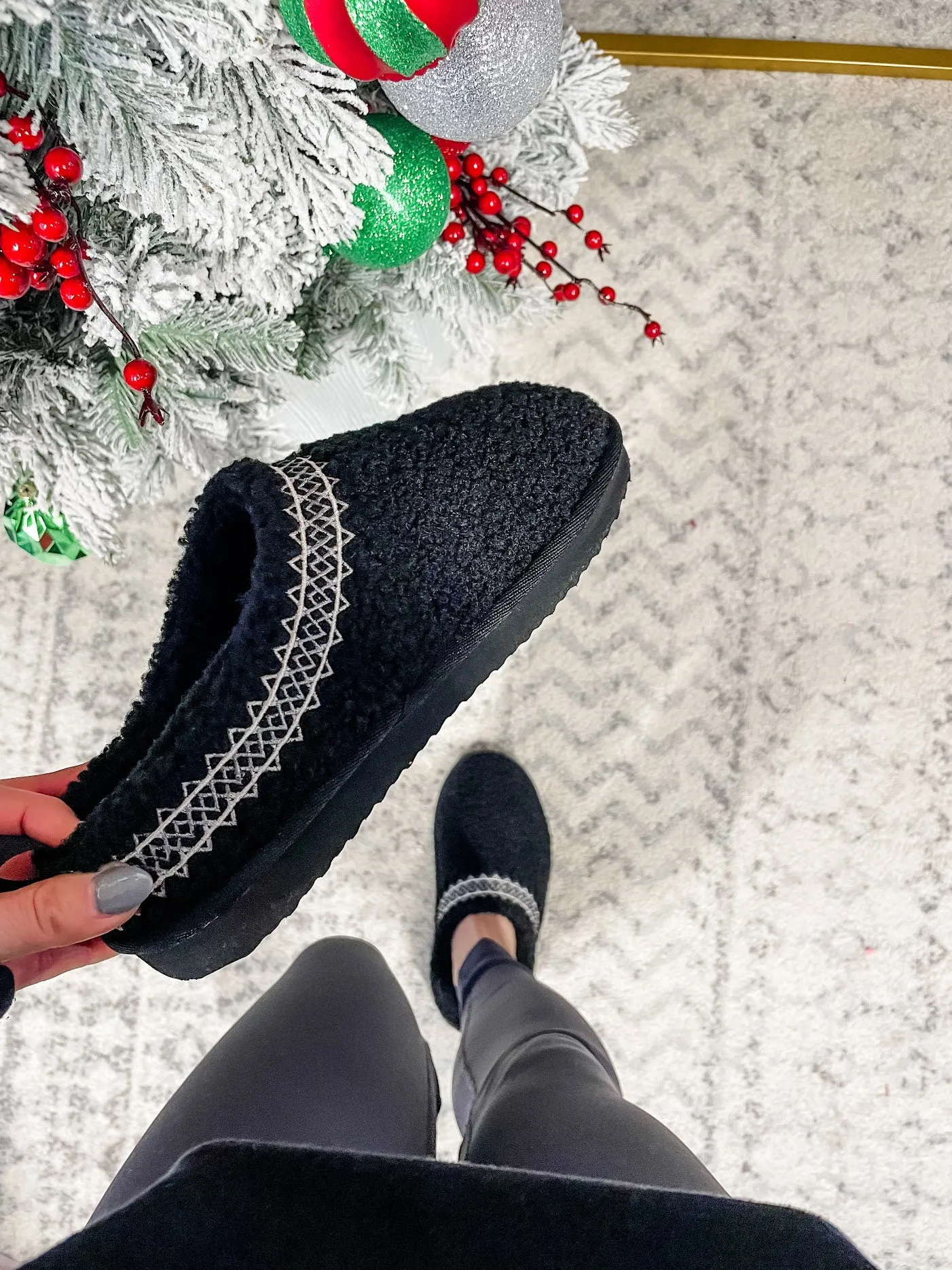 Cuddles Slip Ons in Black (6-11)