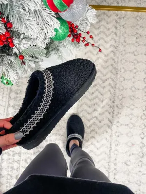 Cuddles Slip Ons in Black (6-11)