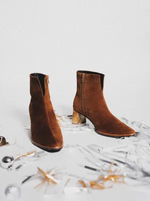 Pointed Toe V Neck Marble Heel Leather Boots