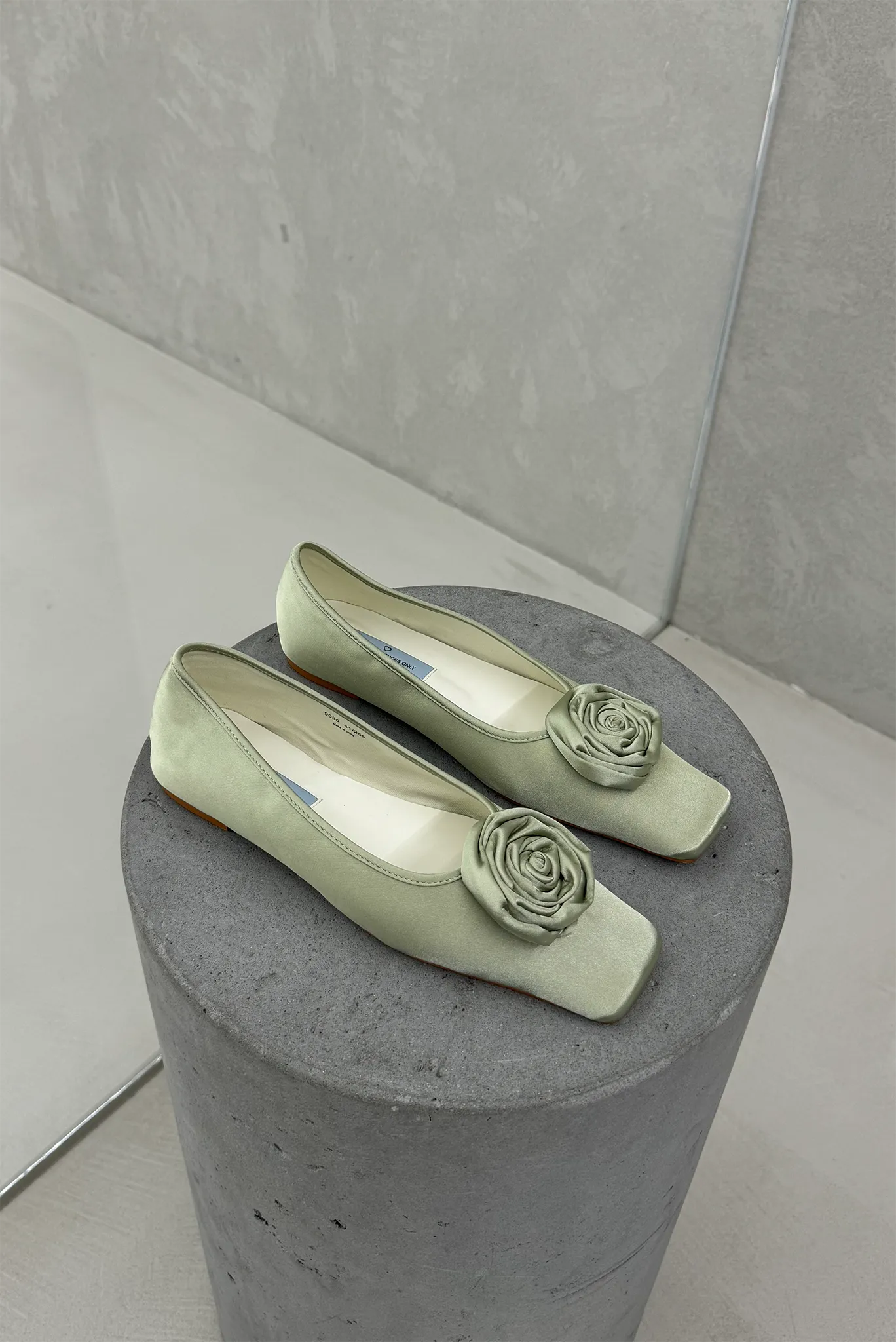 Rose Square Toe Flats - Green